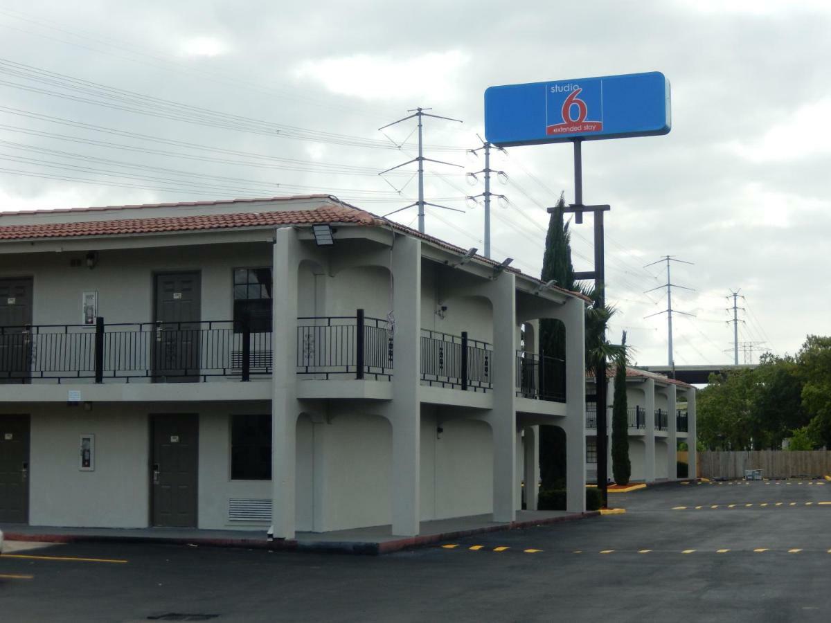 Studio 6-Houston, Tx - Intercontinental Airport South Exterior photo
